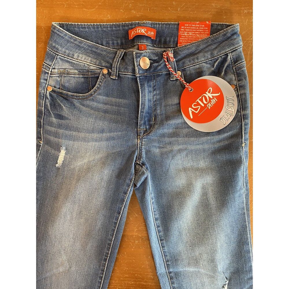 Astor Denim Boot Cut Womens Jeans,Size 3 Distressed Dark Wash Style# AJB8J3104A8 - Picture 2 of 3
